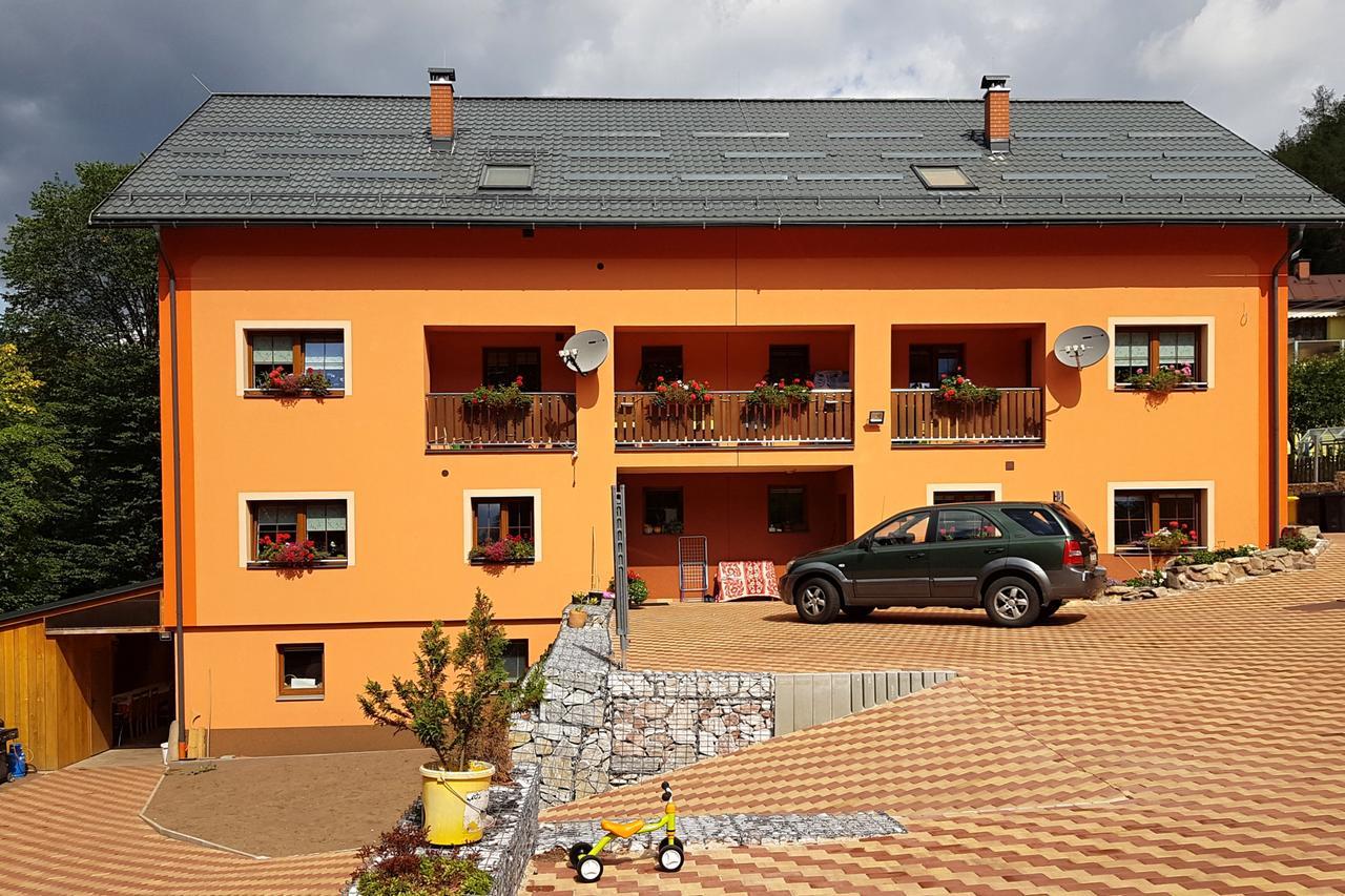 Apartments Kalyn Svoboda nad Upou Ngoại thất bức ảnh